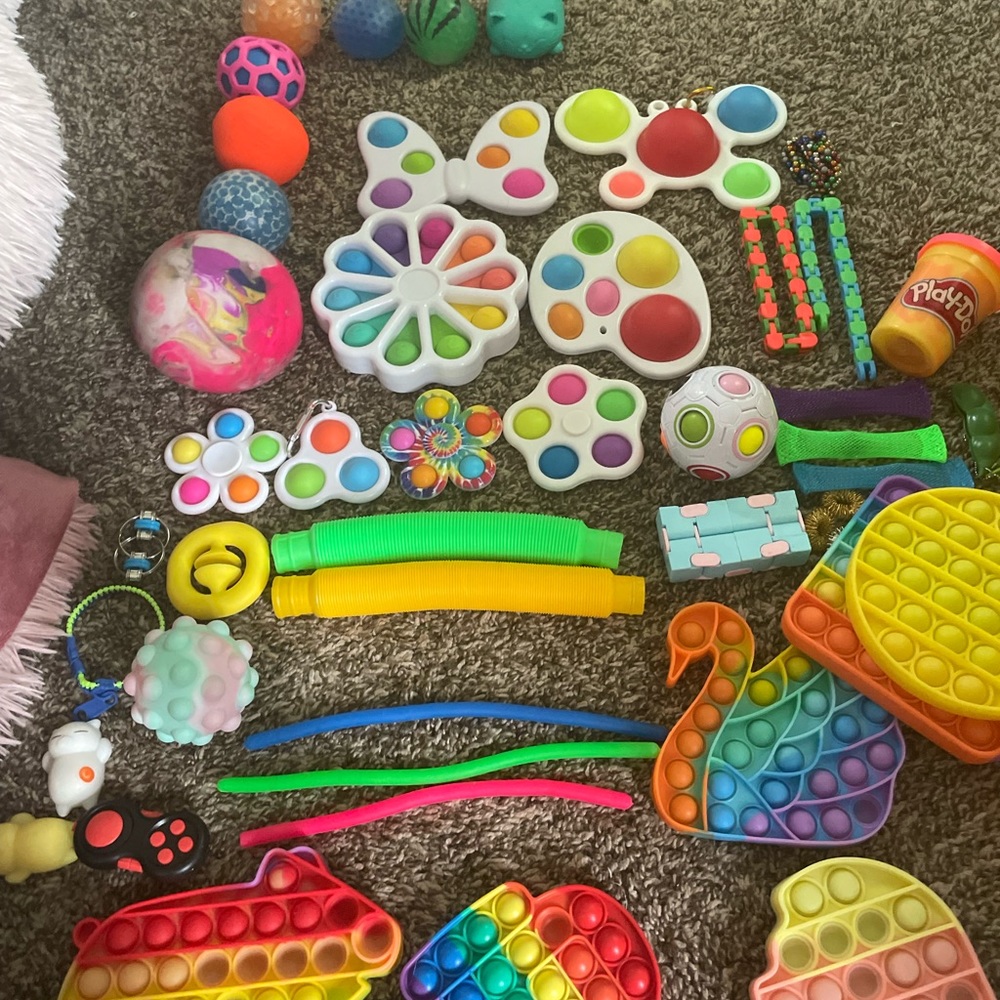 Fidgets - Picture 5 of 6